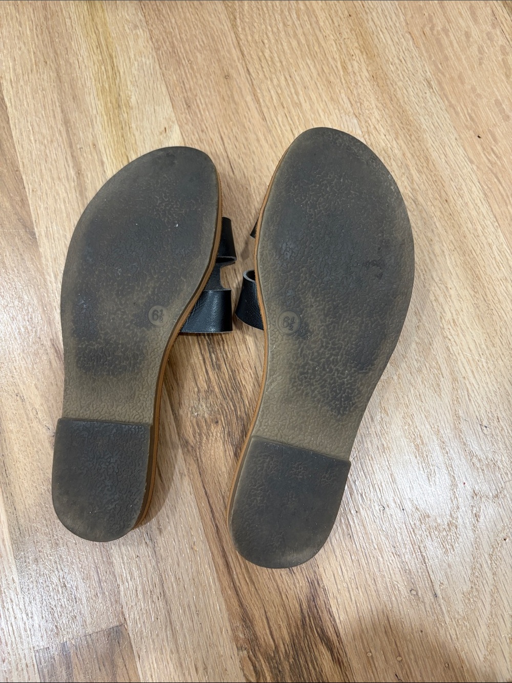 Universal Thread Black Slide Sandals with Tan Footbed - Picture 3 of 3